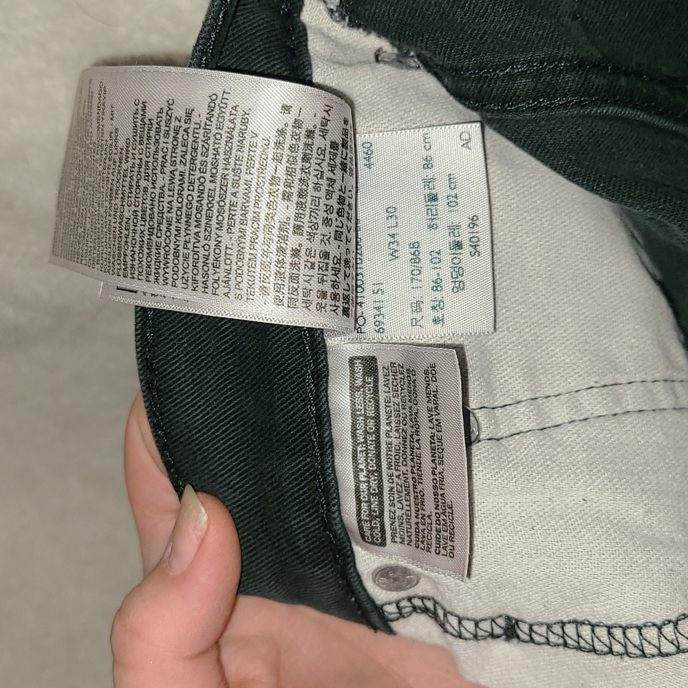 Levi's - Picture 3 of 4